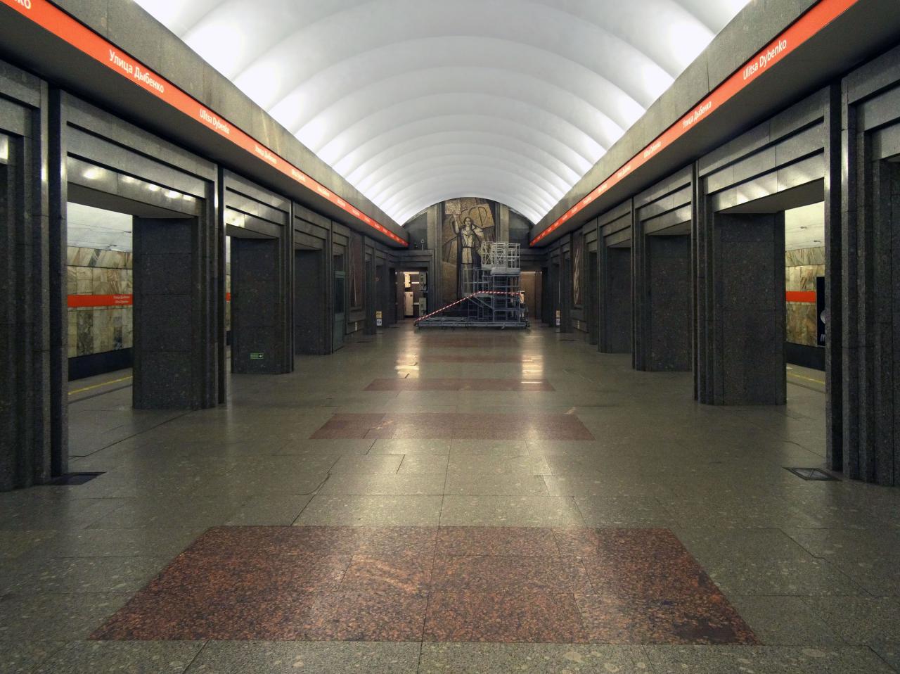 Станция метро Дыбенко Санкт-Петербург